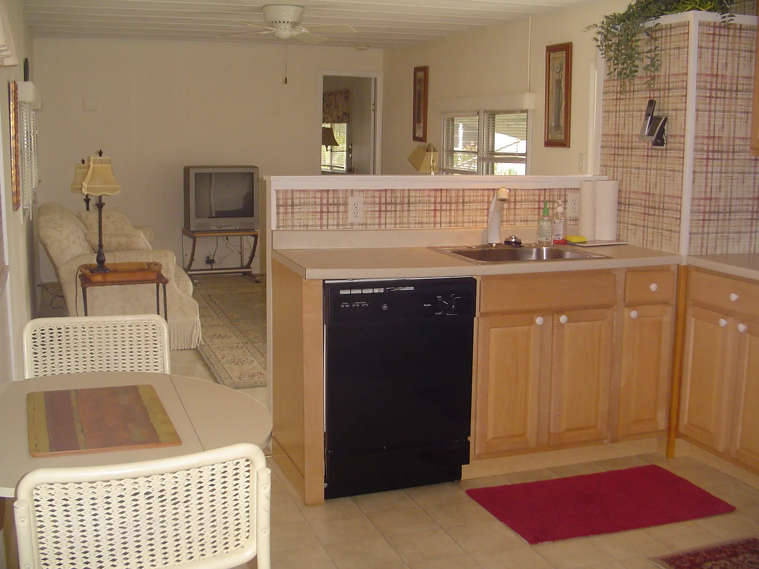 2 bed, 732 sqft, $1,300 — Photo 3