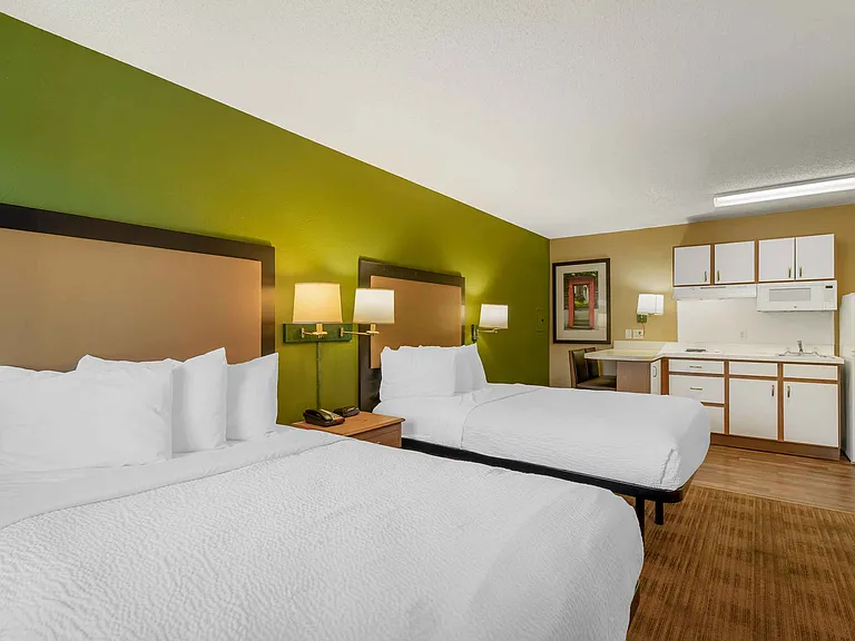 Studio Suite - 2 Queen Beds