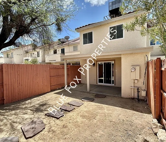 2688 W Avenida Azahar — Photo 22