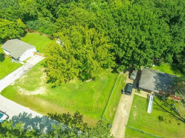 2350 Mosby Rd, Oakland, TN 38060