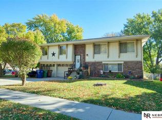801 Vannornam Dr, Bellevue, NE 68005