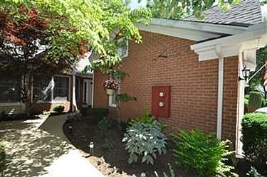 2nd image of 225 Westwind Dr