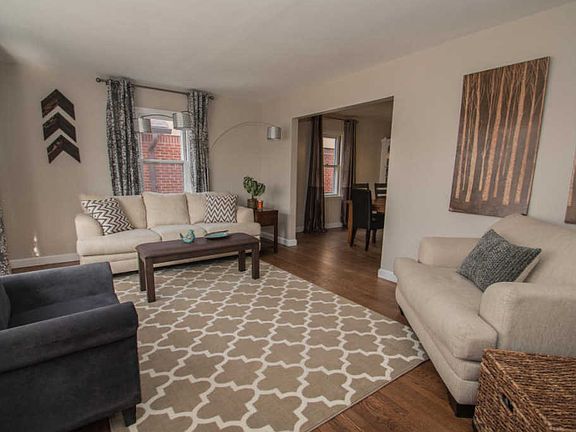 4th image of 6040 N Lydell Ave