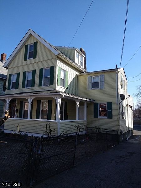 1st image of 150 Lincoln Ave