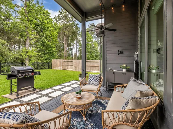 2915 Oakcrest Meadow Ct, Conroe, TX 77385
