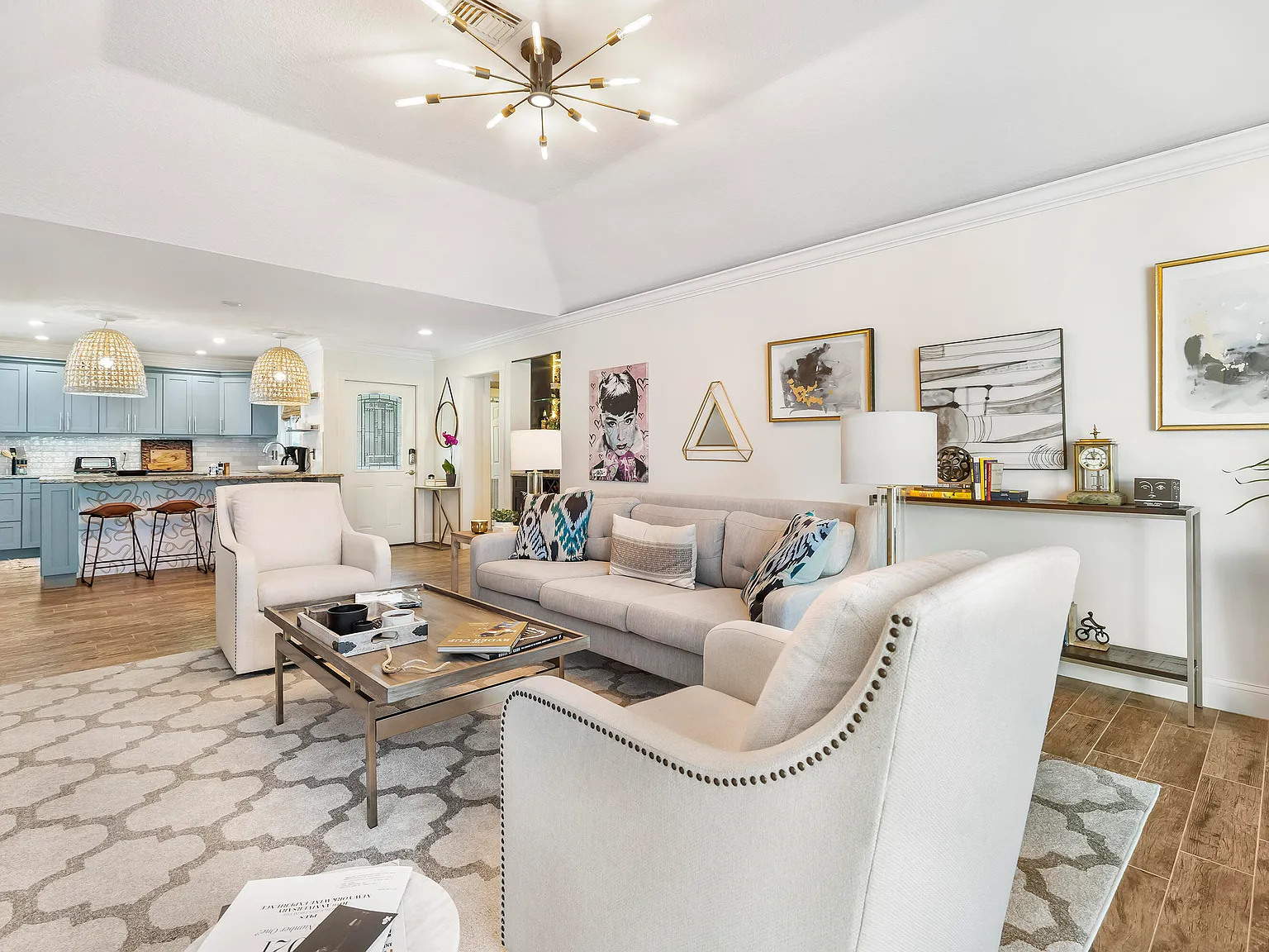 2 bed, 2.0 bath, 1621 sqft, $8,000 — Photo 3