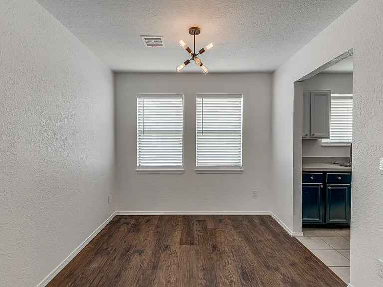 1608 NW 7th St — Photo 10