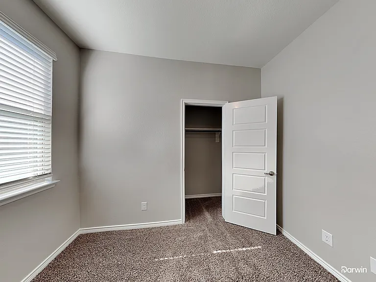 2337 Larimar Dr — Photo 7