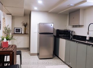 33 Juliet Cres, Toronto, ON M6M 1N5