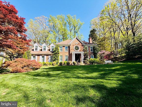 3rd image of 3611 Woodhill Pl