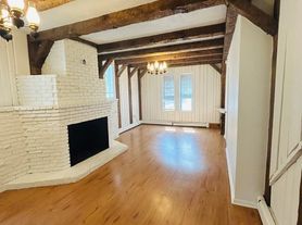 105-107 Richards, 107B