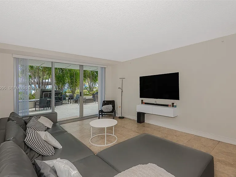 1500 Bay Rd #116S — Photo 3