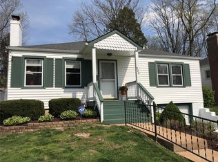 924 N Geyer Rd, Saint Louis, MO 63122