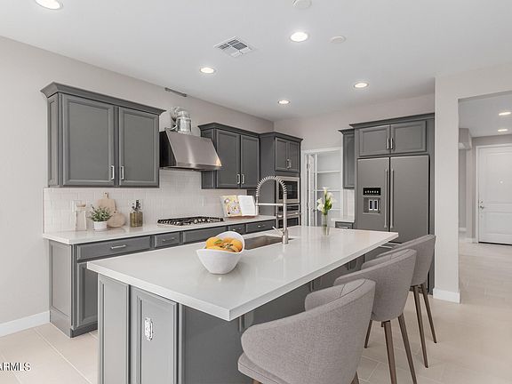 4th image of 16808 W CANTERBURY Drive