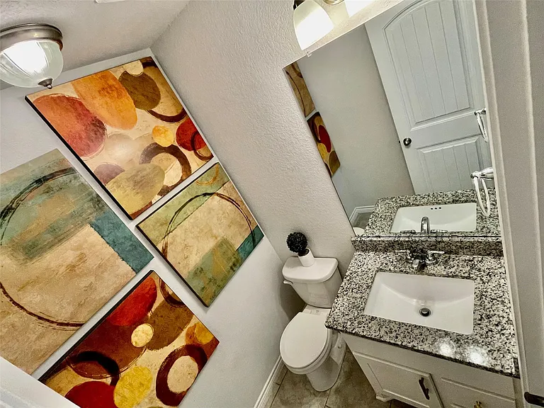 1916 Thorndyke Ln — Photo 9
