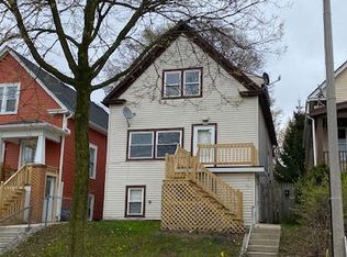 2352 S 11th St, Milwaukee, WI 53215