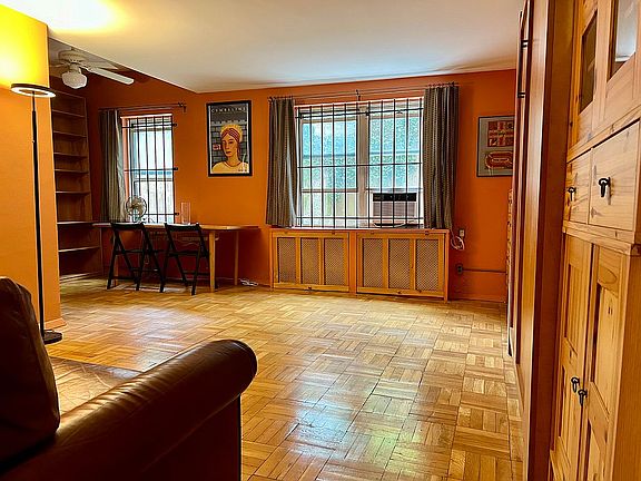 3rd image of 100 Park Ter W APT 1H
