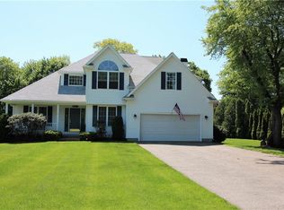 2 Hannah Dr, Cumberland, RI 02864