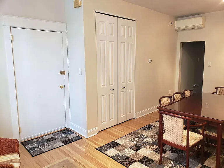 528 Delancey St — Photo 6