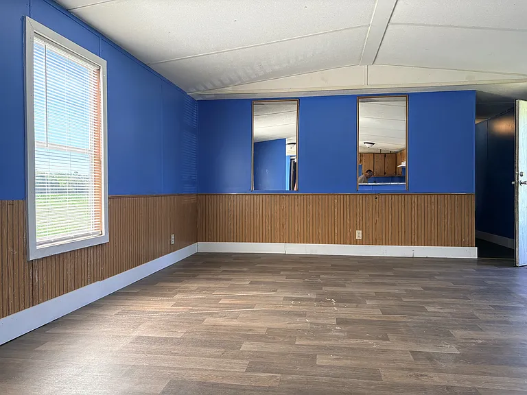 1441 Knowlton Rd — Photo 2