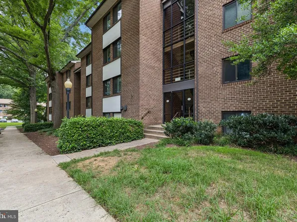 1554 Northgate Sq APT 1A, Reston, VA 20190