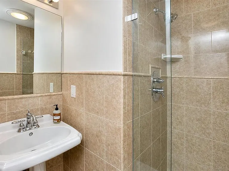 20 Cross St #7 — Photo 8
