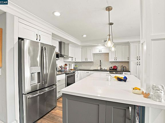3rd image of 2032 Golden Rain Rd APT 6