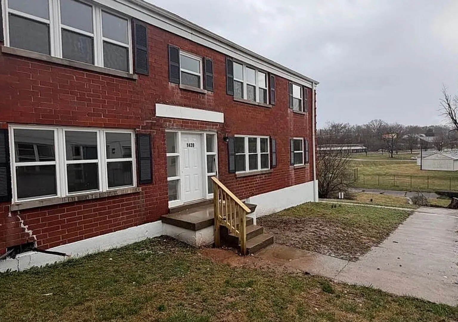 1439 Nightingale Rd — Photo 1