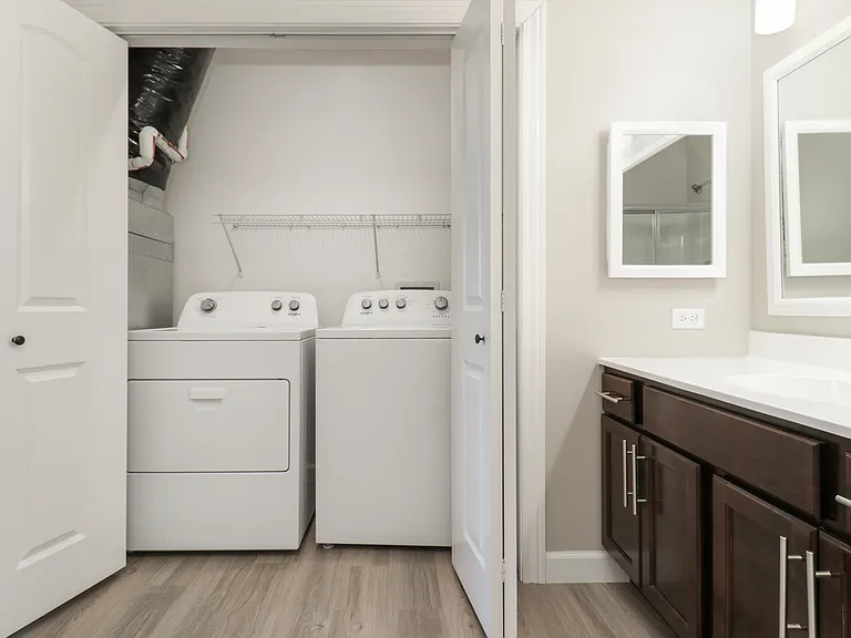 Full Size In-Unit Laundry (1bed/2bed)