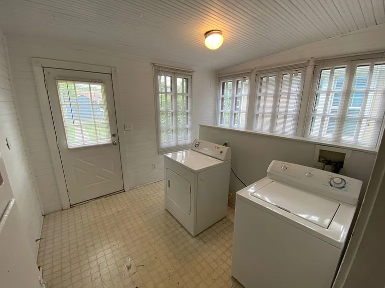 W Tompkins St 106-108 NPR — Photo 8