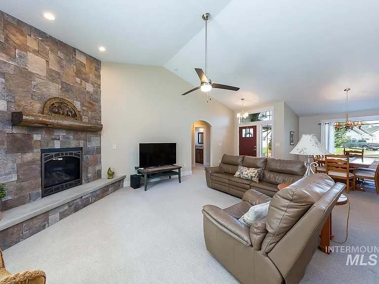2119 W Pine Creek Dr — Photo 3