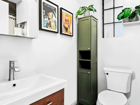 325 East 41st Street image 6 of 8