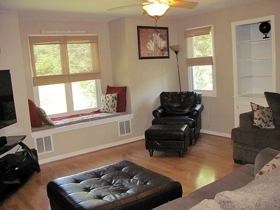 3rd image of 13 Heritage Ln