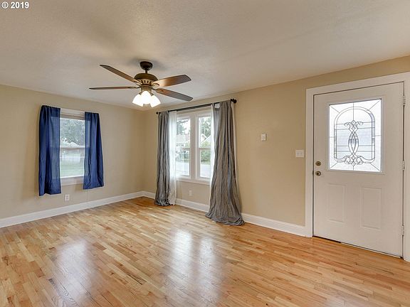 3rd image of 6803 SE Lamphier St