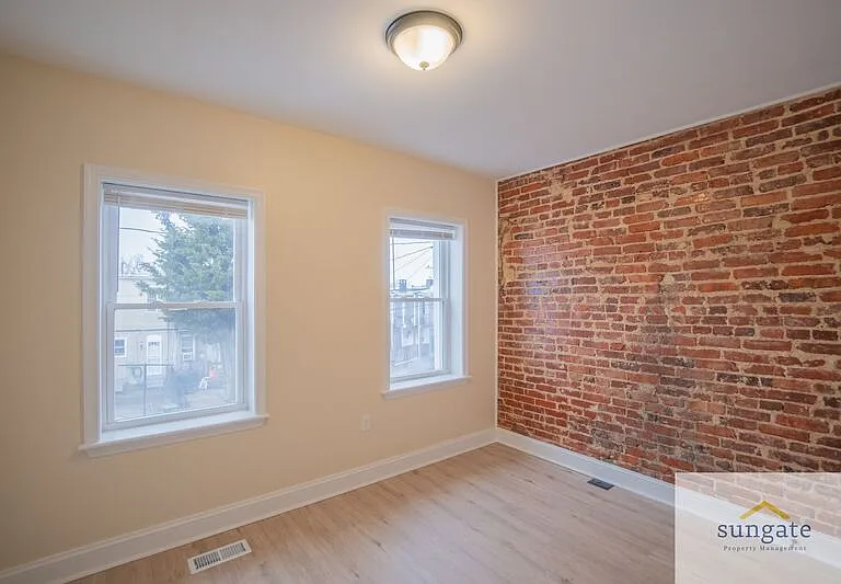 3205 Esther Pl — Photo 11