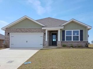 137 Mulberry Dr, Lucedale, MS 39452