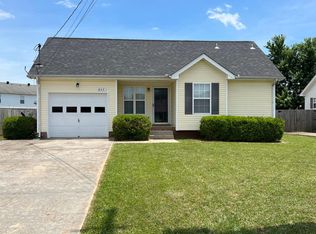 457 Cranklen Cir, Clarksville, TN 37042