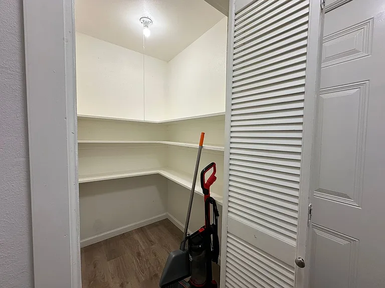 509 Dover Dr — Photo 16