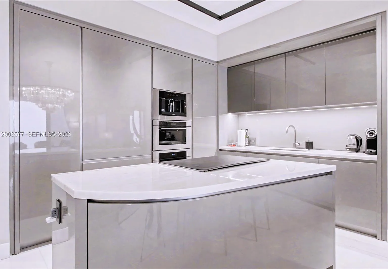18975 Collins Condo — Photo 4