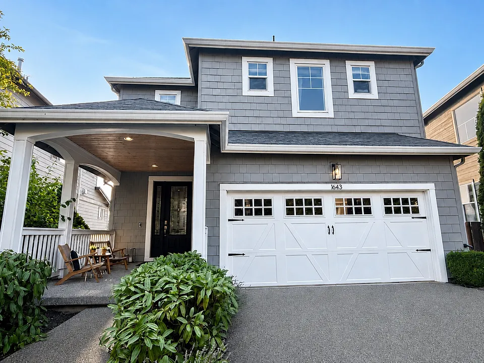 1643 14th Pl NE