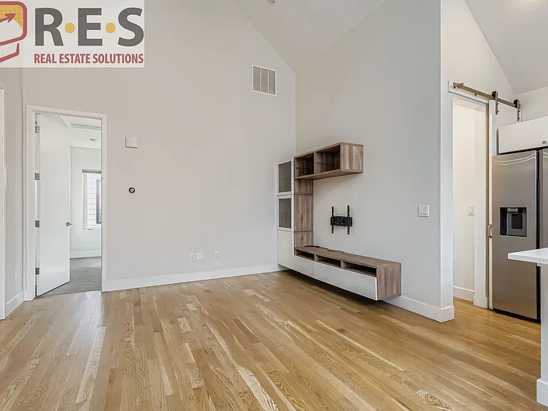 3411 N Albion St #2 — Photo 9