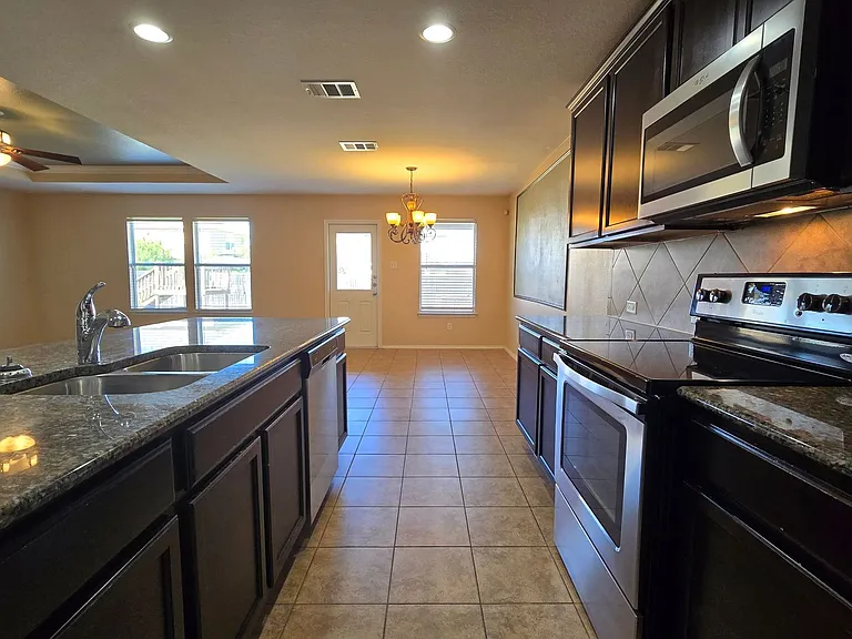 307 E Gemini Ln — Photo 7