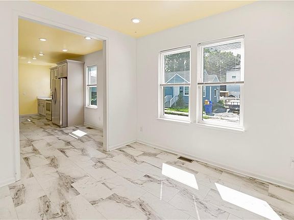 3rd image of 1825 Maple Ave
