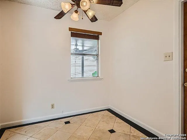 3 bed, 1367 sqft, $1,700 — Photo 4