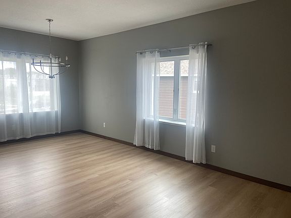 2nd image of 263 Hillcrest Ln