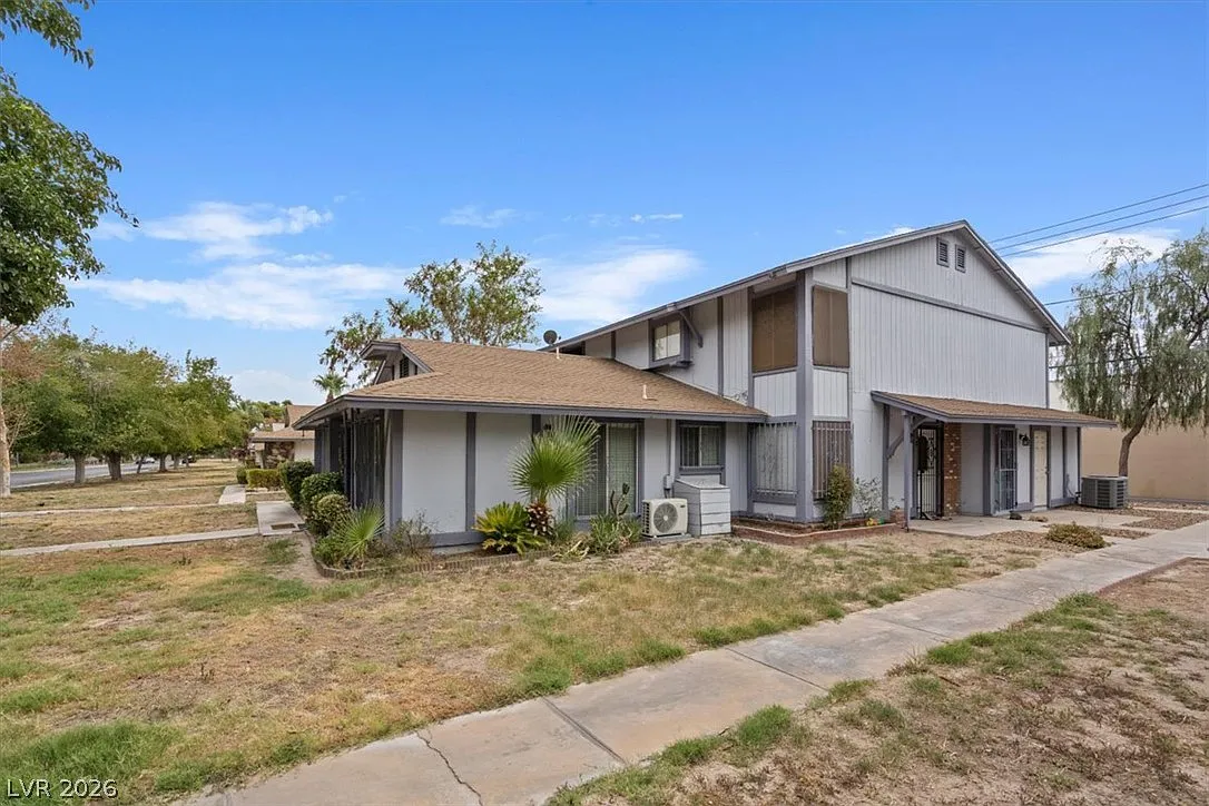 1417 Elizabeth Ave — Photo 2