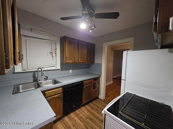 3rd image of 3928 Kennison Ave