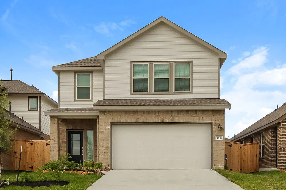 4 bed, 2.5 bath, 2211 sqft, $2,075 — Photo 1
