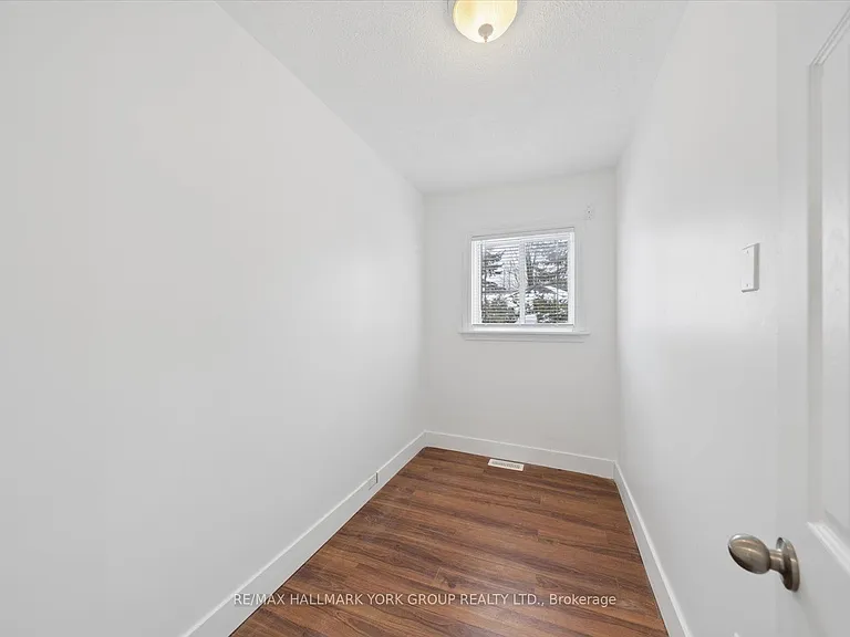 27008 Kennedy Rd #UPPER — Photo 14
