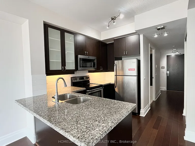 111 Upper Duke Cres #905 — Photo 2